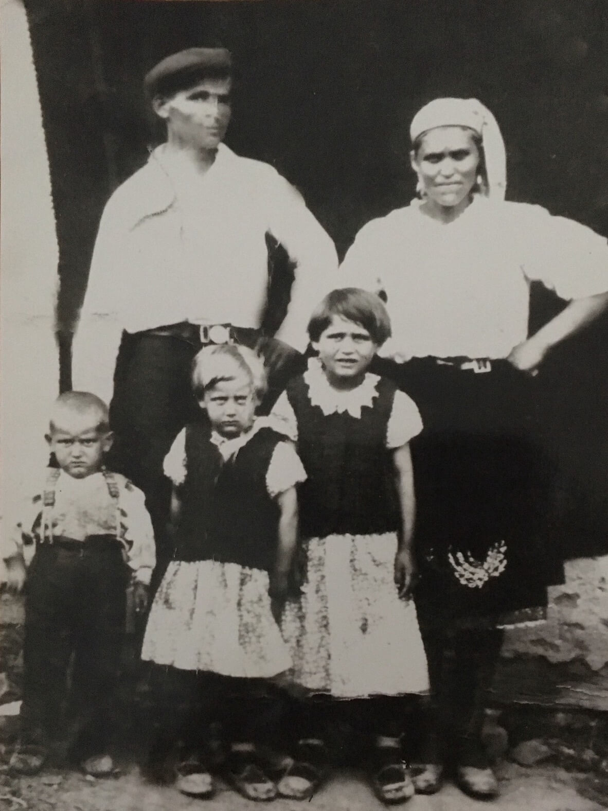 FamilyofGinkaKirilova_40s_Cheresharzi